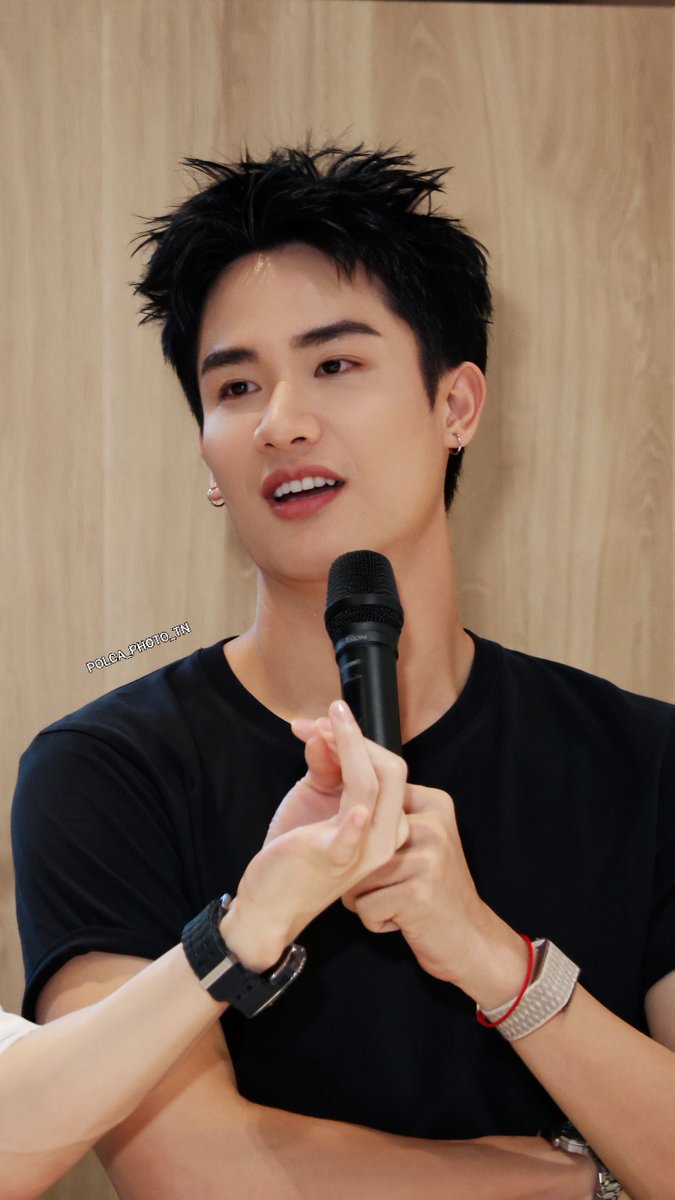 Polca_Photo_TN's tweet photo. เบียวมาก 
ต่างหูก็กร้าวใจ 
ทรงผมก็กึงสุด เอาใจผมไปเลยคับ

TNMR ADAAP CHITCHAT
#ADogAndAPlaneLIVE
#หมาเห่าเครื่องบิน 
#Tawan_V https://t.co/9ojIvJWUfi
