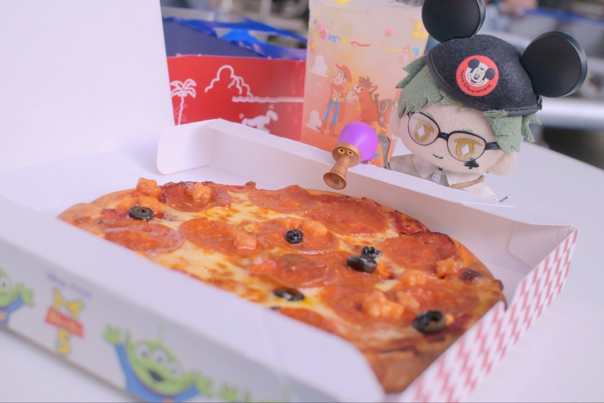 033e04's tweet photo. 🍕🪐🚀 https://t.co/xozKaKIZbl
