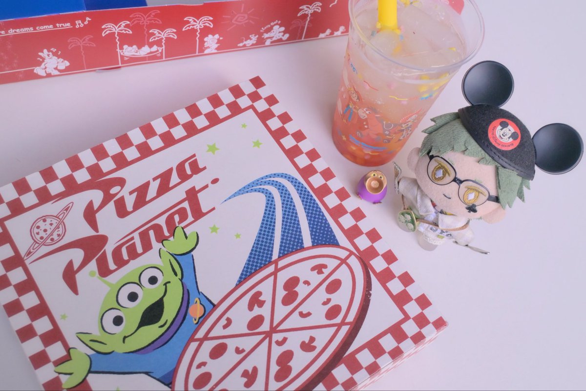 033e04's tweet photo. 🍕🪐🚀 https://t.co/xozKaKIZbl