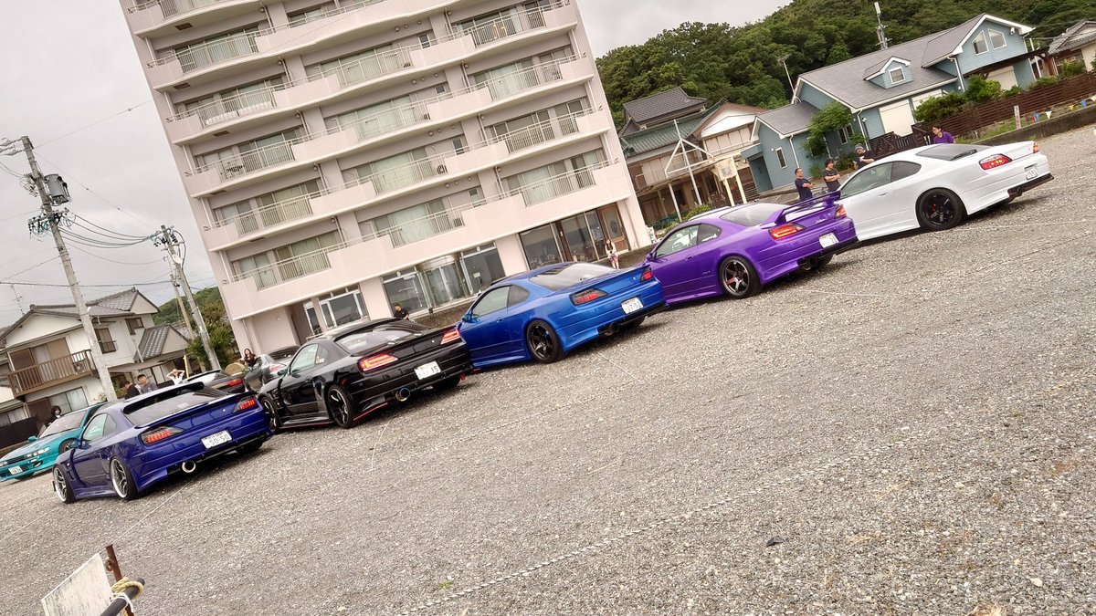 Hass15_'s tweet photo. #愛知シルビア交流会
今回参加可否がギリギリまで揺れてたけど、諦めずに粘って参加できてよかった😂
会場は🌧️だったけど、退場前のEDGE並び…僕の視界に映る景色はこうでした（病気
４枚目はLANGをEDGEで挟んだらEDGEにならないかなぁ⚪️⚫️⚪️笑

参加の皆様、スタッフの皆様ありがとうございました✨️ https://t.co/WyXSYw4edB