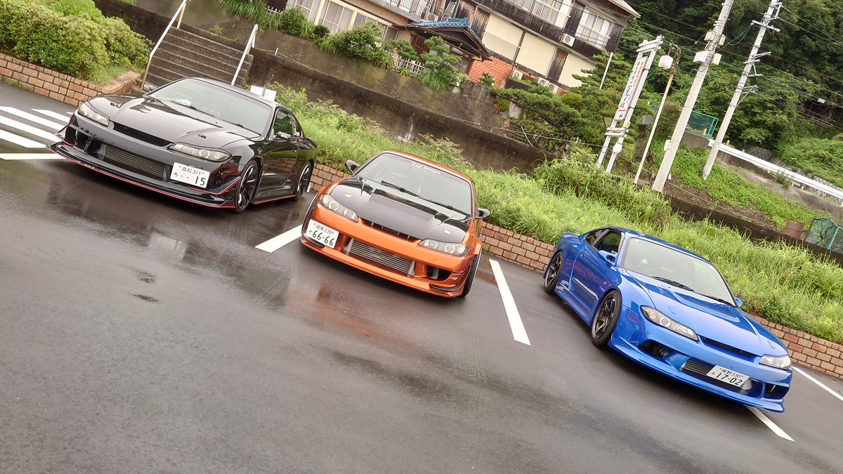 Hass15_'s tweet photo. #愛知シルビア交流会
今回参加可否がギリギリまで揺れてたけど、諦めずに粘って参加できてよかった😂
会場は🌧️だったけど、退場前のEDGE並び…僕の視界に映る景色はこうでした（病気
４枚目はLANGをEDGEで挟んだらEDGEにならないかなぁ⚪️⚫️⚪️笑

参加の皆様、スタッフの皆様ありがとうございました✨️ https://t.co/WyXSYw4edB