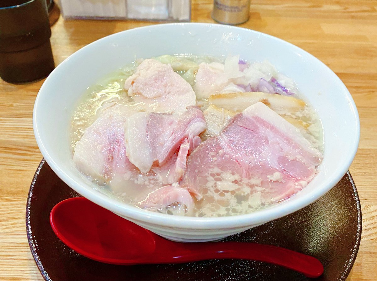 Limited_HUNTER's tweet photo. 手打ち正麺 Hachimitsu@五反田

白だし背油肉そば🍜

五反田ホワイト🥺✨←勝手に呼んでます

貝出汁ギンギンの��品スープをはじめ、切り立ての絶品手打ち麺に3種類のチャーシューやわんたんの食べ応えも抜群でさらに上質な背脂も乗った、欲望にまみれた極上の一杯🫨ﾜｰ💯

ホントに美味い🥹🥹🥹 https://t.co/TpZFI3PV7n