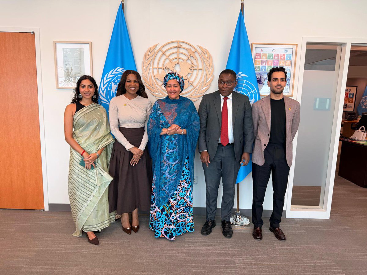 DamilolaSDG7's tweet photo. It is always a privilege meeting and interacting with @AminaJMohammed, @UN Deputy Secretary-General.

Alongside @SelwinHart, we discussed #SDG7 progress and what more needs to be done across the world to close #energyaccess gaps and accelerate the clean #energytransition. https://t.co/WBmo6saD7j