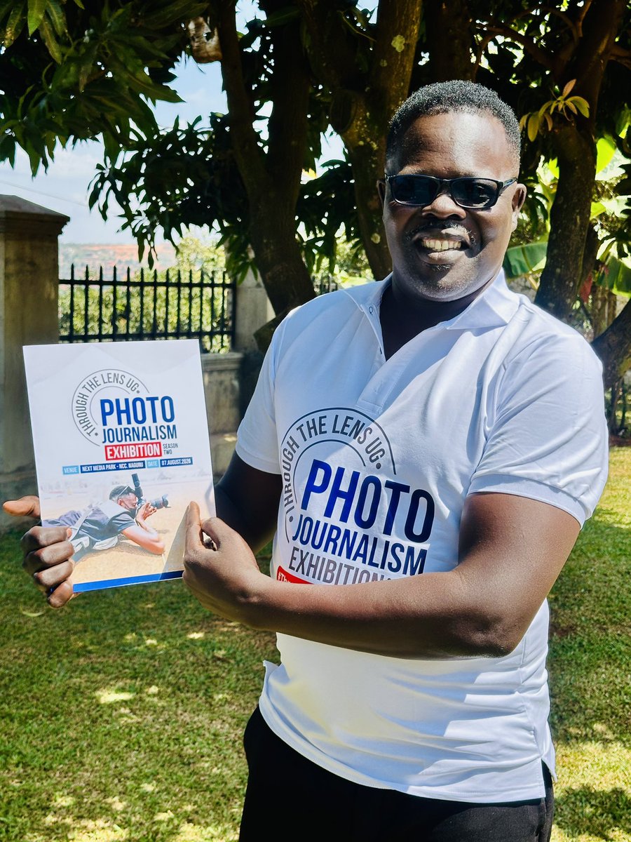francis_isano's tweet photo. Guess who made my day today? 😍
Maj. Gen. @B_Ogiki , thank you for your love, support, and for appreciating what I do. 
May God bless you always.
#ThroughTheLens Exhibition is almost at its peak! https://t.co/CMlFZWzaOd