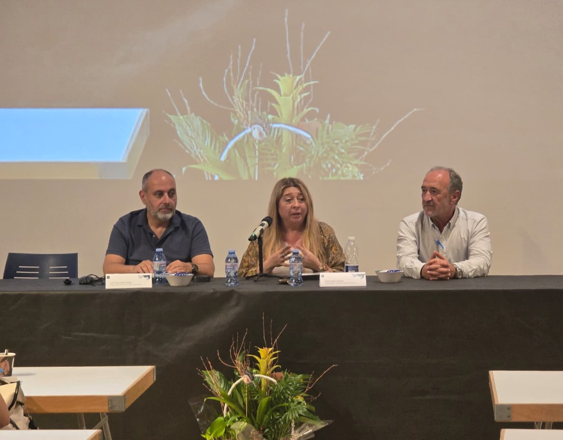 UnedJaen's tweet photo. 🌞@UnedJaen clausura con éxito la edición 2026 de sus #cursosdeverano

✨Hoy se ha puesto el broche final con el último curso, "Pantallas y redes sociales en menores: adicciones a las tecnologías digitales", 

🫶Gracias ¡Nos vemos en Cursos de Verano 2027! https://t.co/OYI9z5S6Co