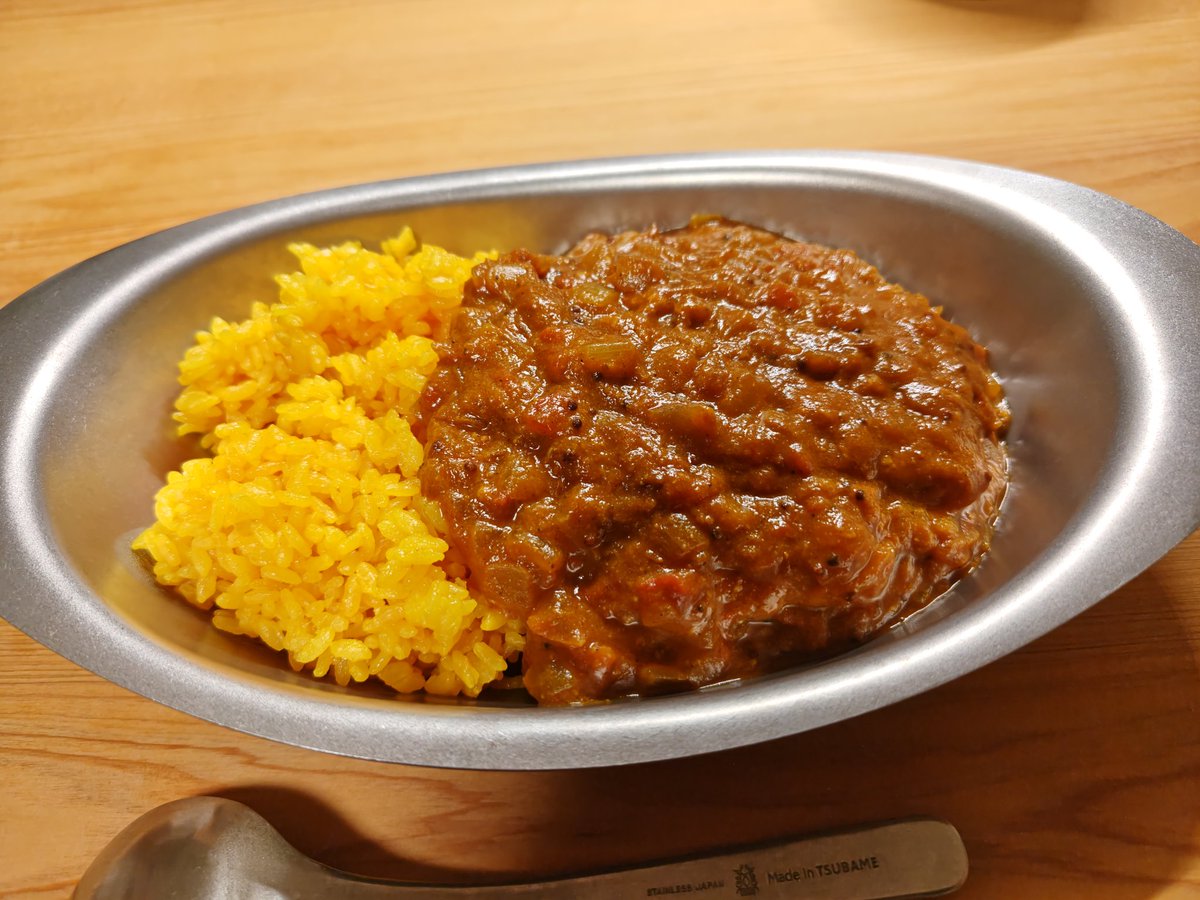 destiny_no19's tweet photo. 2日目スパイスカレー
ご飯をターメリックライスにしてみた https://t.co/tqb6YskhHI