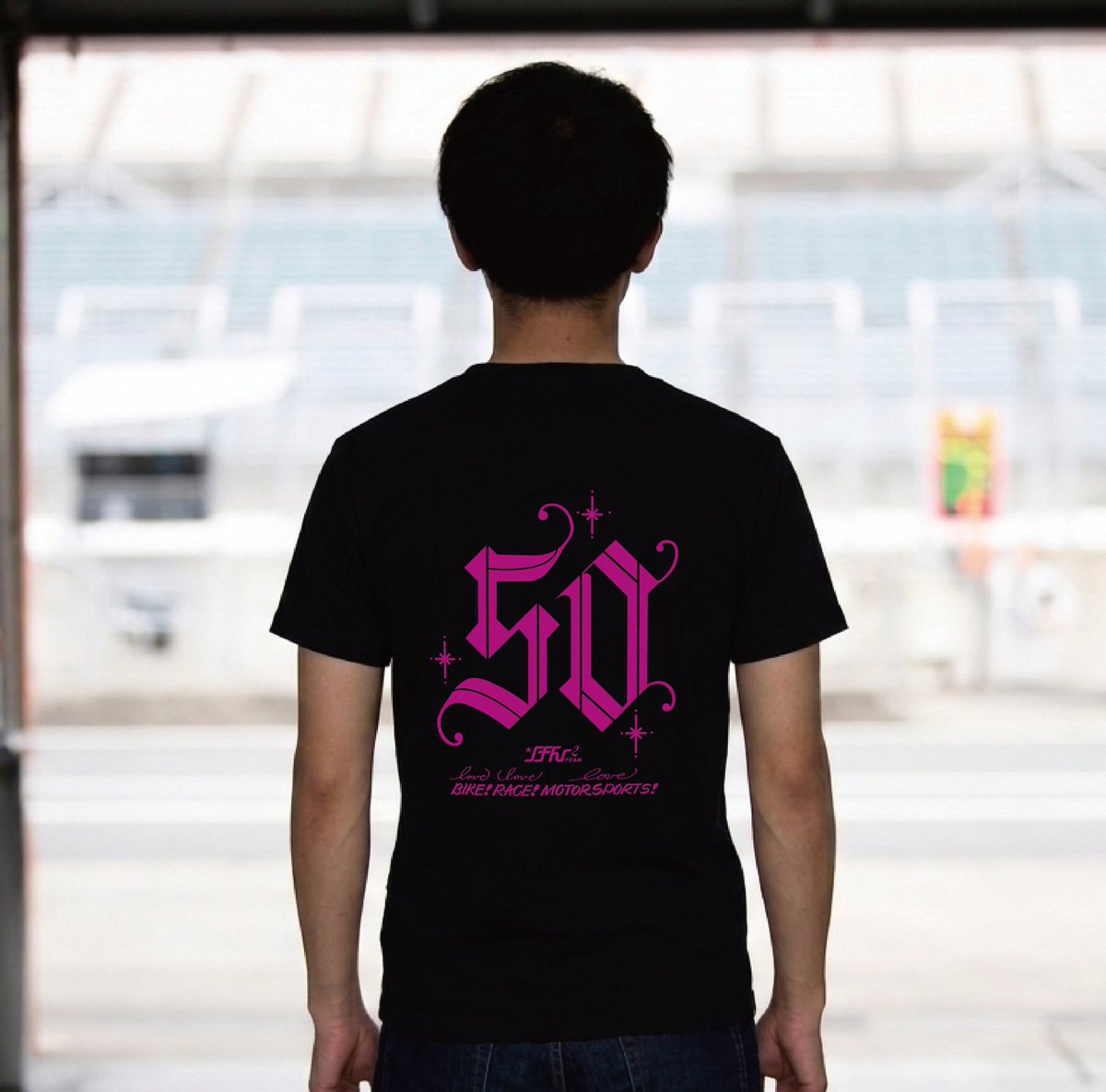 ken21_02's tweet photo. TEAMけんけんオリジナルTシャツ第2弾のデザインを公開!!!前面は明日までお待ちください😅

今年は全日本にパーソナルゼッケンが戻ってきたということで50!!!!!

申込期間は明日7/9から1週間!!!
こちらのアカウントでも購入URLをポストしますのでチェックよろしくお願いいたします!!! https://t.co/G7JG0ykk23