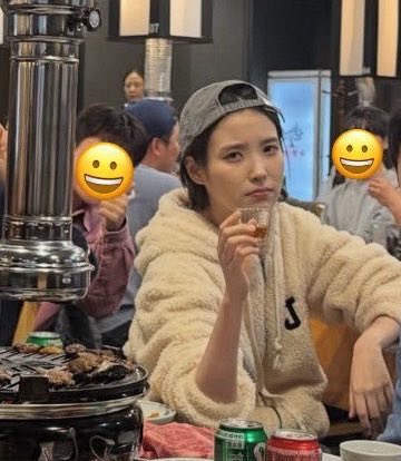 itszweedy's tweet photo. #IU 

Oppa                                         Eonnie https://t.co/gJLQvw1hCm