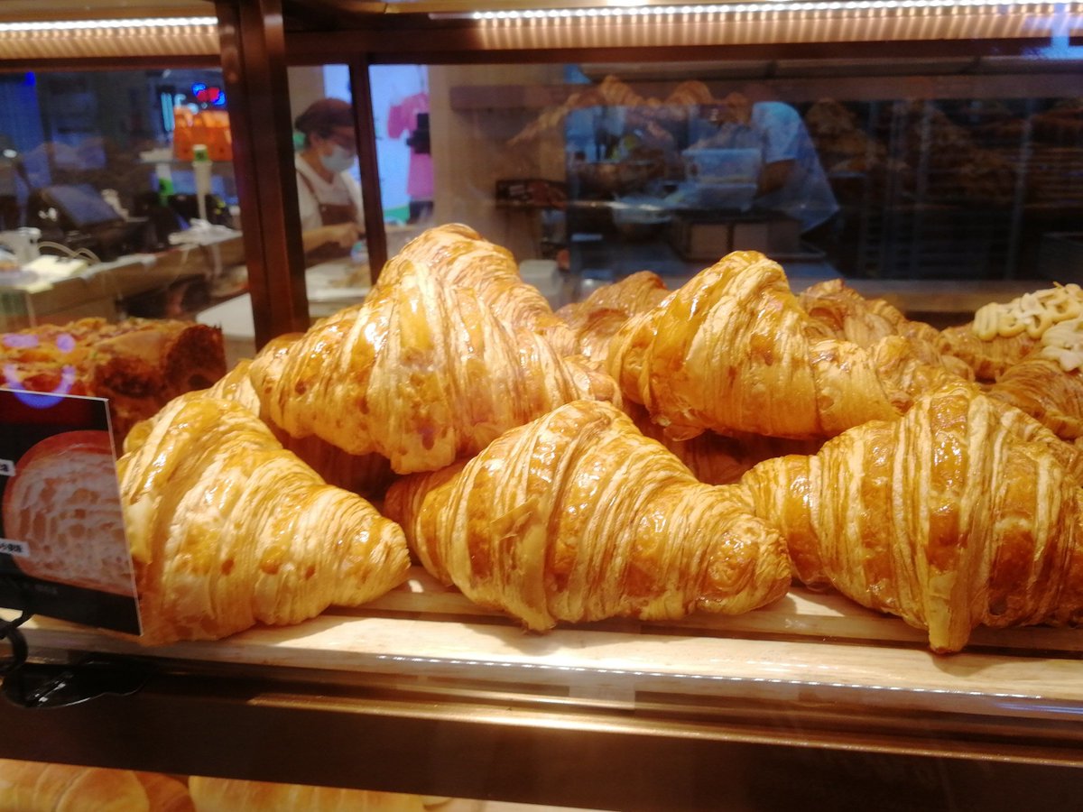 HazelGarYWN31E's tweet photo. Just pulled the flakiest homemade croissants out of the oven — warm, buttery, and worth every messy roll! https://t.co/R9eeWIwoW5