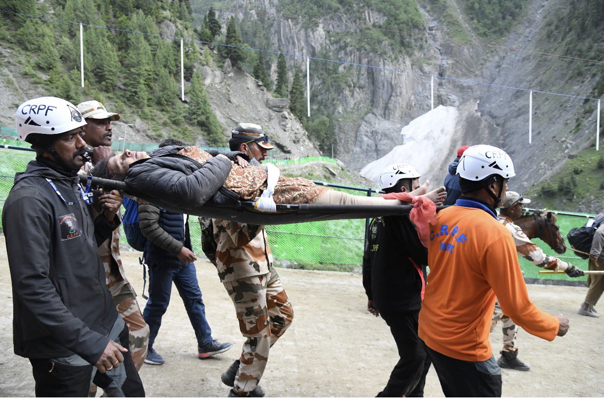 digsnrnorth's tweet photo. From administering vital oxygen support to conducting critical stretcher evacuations and treating physical exhaustion, our #MountainRescueTeams(MRT) @crpfindia are guarding lives at every peak #amarnathyatra #Baltal axis @crpf_srinagar @ShriSasb @OfficeOfLGJandK https://t.co/RDtvUeYWQL