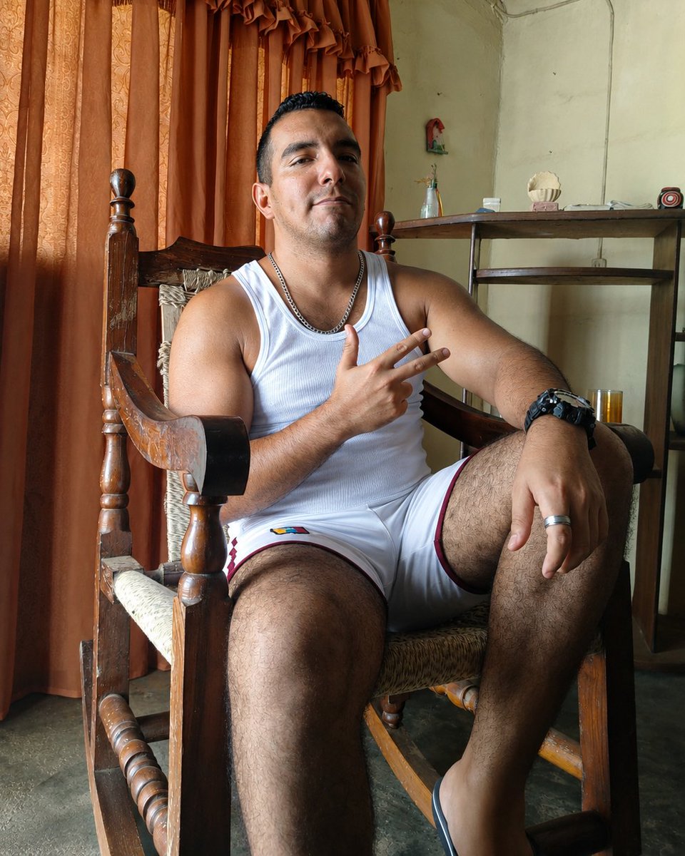rodrigojrb19's tweet photo. Feliz día para Todos!!! 🐻‍❄️
#venezuela https://t.co/xXTKzE7y3i