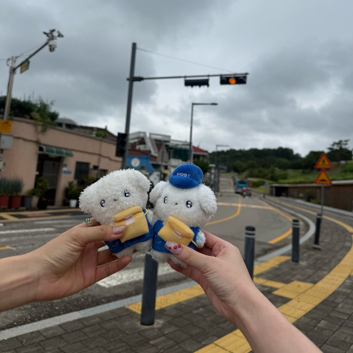 onlyneo_chaeng's tweet photo. ファンミ行けない代わりにロケ地巡り💙💛
1人で行ったけど日本人のお姉さんに声をかけていただき、一緒に回ることができて楽しかった🥺　

ソル、ソンジェのお家📍 mang Ted 八達区 新豊洞 145-1

告白シーン📍 虹華門

バス停のシーン📍 京畿道 水原市 長安区 鍊武洞 160-51

#ソンジェ背負って走れ https://t.co/S8U05XcVwG