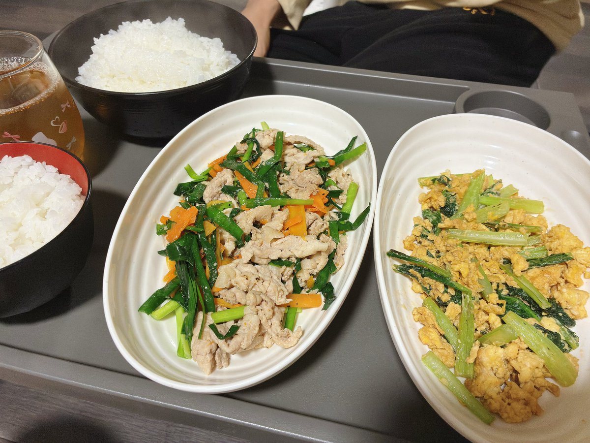 corornog's tweet photo. 晩ご飯遅くなっちゃった https://t.co/lEBDTM9JrA