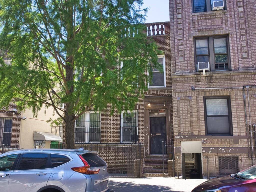 PATCALT's tweet photo. #SunsetPark vibes with serious upside ✨

1920 brick multi-family, 8 beds/4 baths, modern upgrades, steps to Brooklyn waterfront + Industry City. Perfect for investors and end-users eyeing growth 📈

Tour it here 🎥 https://t.co/6o8LdEARDn https://t.co/tmr4pJgfWR