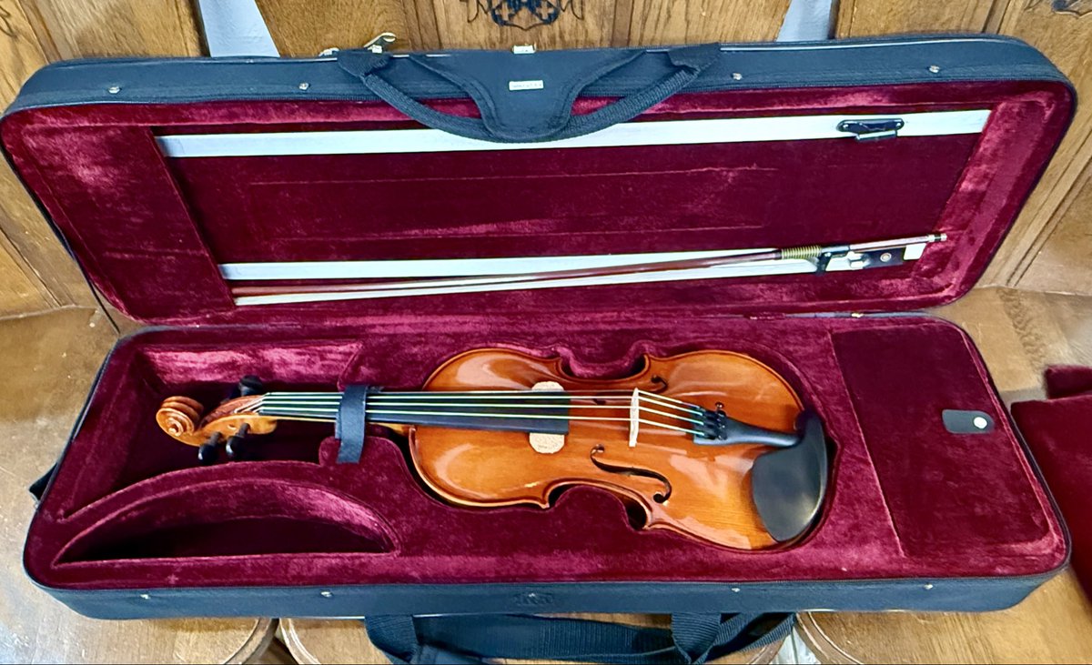 中古の分数バイオリンセット、調整が終わりました。お探しの方、弾いて
