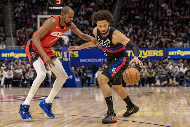 BosscherBen's tweet photo. Who says no?

Pistons Receive:
• Kevin Durant

Rockets Receive:
• Duncan Robinson
• Ronald Holland II
• 2027 Unprotected 1st
• 2029 Unprotected 1st https://t.co/2yJVziEdkY