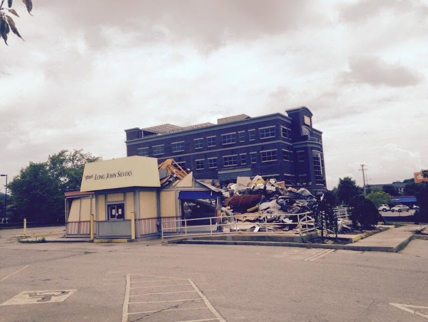 WataugaOnline's tweet photo. Flashback to July 8, 2015 โ the Long John Silver's in Boone coming down. A Krispy Kreme replaced it, which has since closed and been converted into a bank. ๐ท Kenneth Reece/WataugaOnline #BooneNC #WataugaCounty #HighCountryNC https://t.co/1TIdwKjyiP