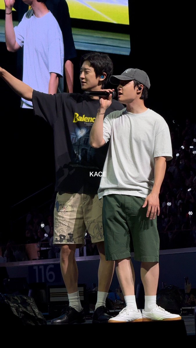 niniskace's tweet photo. sharing a few #CHANSOO photos to my chansoo homies out here 🙂‍↔️🙂‍↔️ https://t.co/Ki8Gzget2c