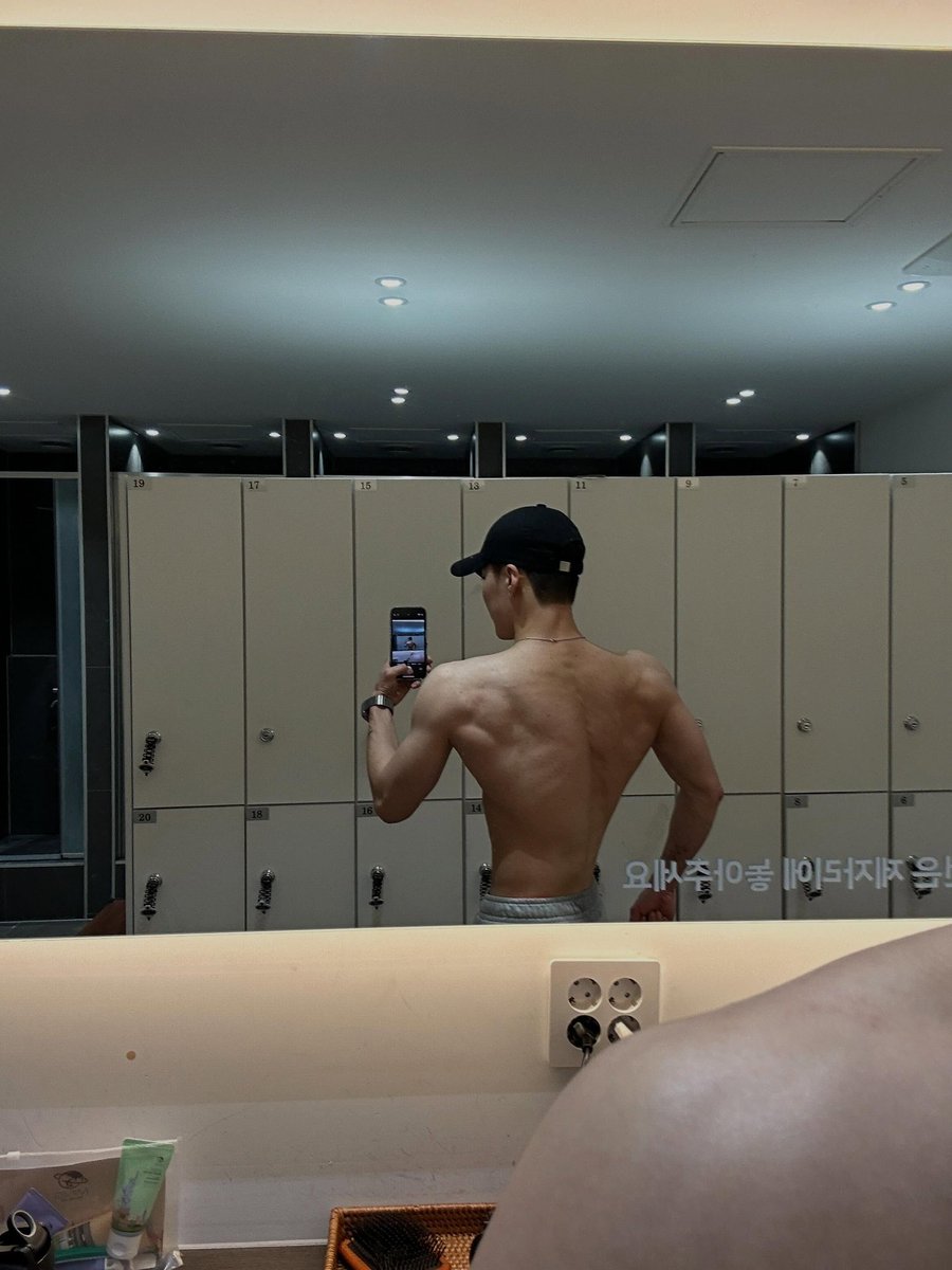 xx314xxx's tweet photo. [260707 제업 인스타그램 업로드]
©︎pullup_fit
24.01 or 26.07
아 몰라 식단 같은거 안해버리기

🔗 https://t.co/mIIone331B

#박제업 #PARKJEUP #제업 #JEUP https://t.co/4vgi5kii05
