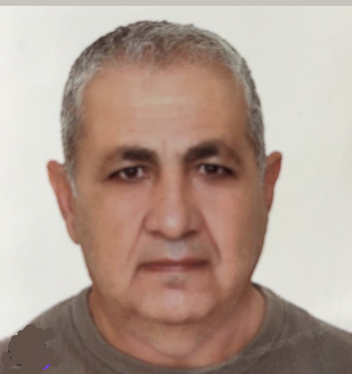 yasinbarutcu02's tweet photo. Uzun yıllar birlikte çalıştığımız, kendisini her zaman saygıyla andığım değerli büyüğümüz Mehmet Dağ’ın vefat haberini derin bir teessürle öğrendim.

Dürüstlüğü, güler yüzü, yardımseverliği ve güzel ahlakıyla herkesin gönlünde yer edinmiş çok kıymetli bir insandı. Ardında hoş bir seda, güzel hatıralar ve dualarla anılacak tertemiz bir isim bıraktı.

Rabbim kendisine sonsuz rahmetiyle muamele eylesin, mekânını cennet, makamını âli eylesin inşallah.
Kederli ailesine, yakınlarına ve sevenlerine sabır ve başsağlığı diliyorum.