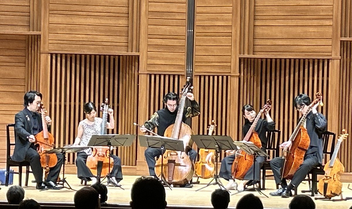 HashimotonoHide's tweet photo. 島根さん企画のViolConsortでﾙﾈｻﾝｽ～現代
ﾀﾞｳﾗﾝﾄﾞにﾍﾞﾘｵ､ｼｪｰﾝﾍﾞﾙｸﾞがｽﾝﾅﾘ聴ける不思議
優しいViolの音色のEns.に癒されて幸せな時間でした
素適な演奏をありがとうございました
(o*。_。)o https://t.co/DE7e4AGbGZ