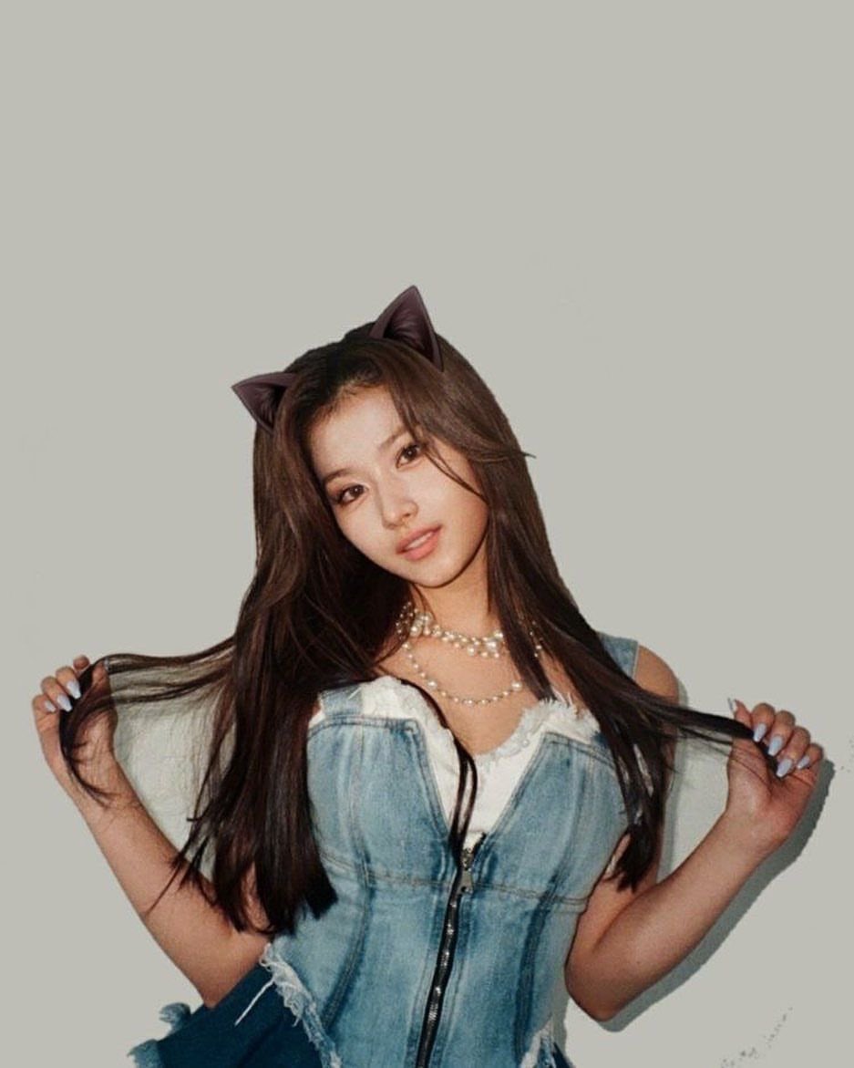 123sana_'s tweet photo. บทหนังพี่สานะคือชีจะเป็นแมวที่กลายร่างเป็นมนุษย์ คำถามคือแมวร่างไหน อย่าทำเป็นเล่นนะค่ะะ 😭😭😭? https://t.co/PUpsMghQ7I