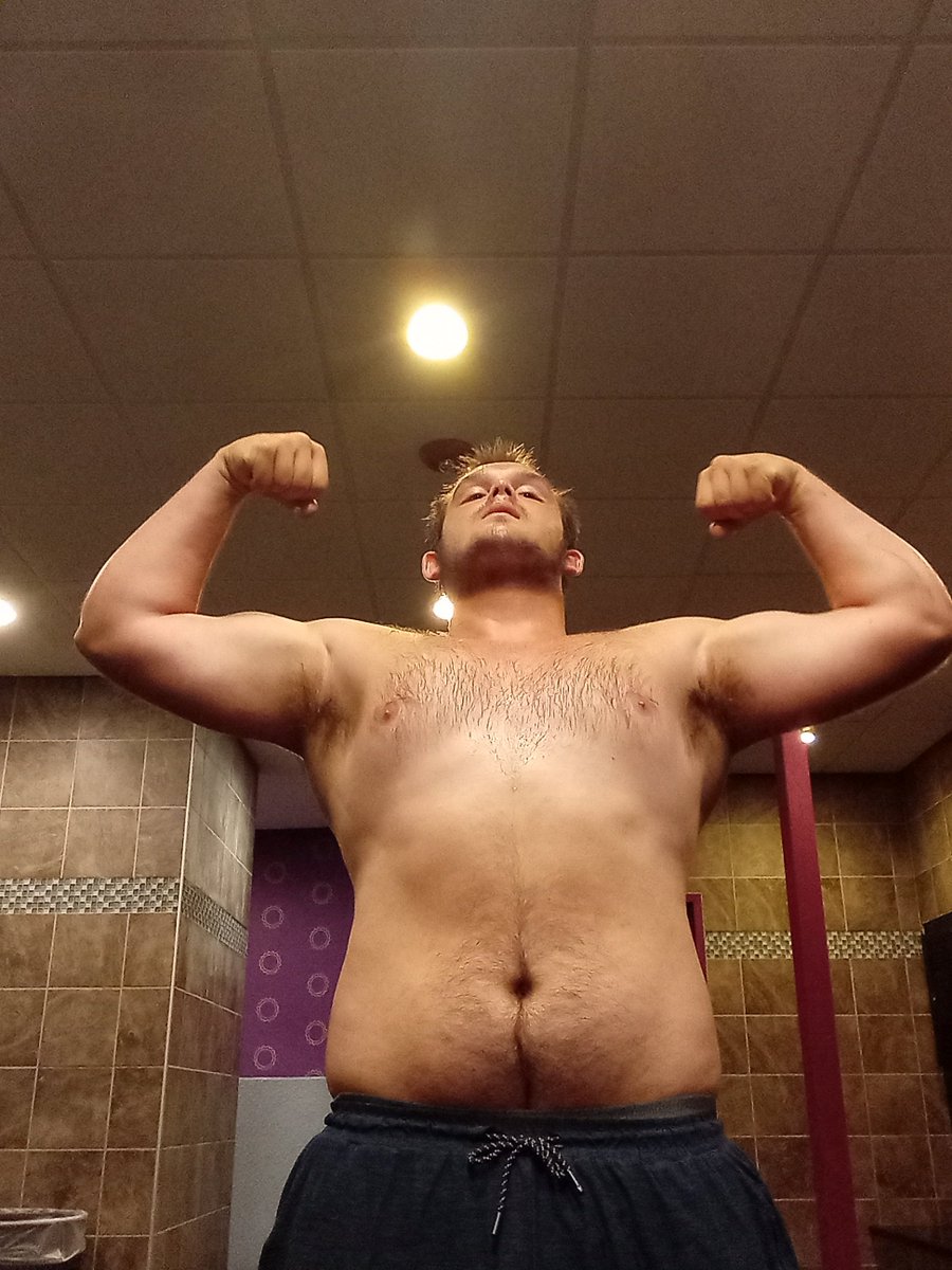 AdenNelson1593's tweet photo. Heck of a chest day yall!!! #WORKHARD
@CoachO_MTSU @Coach_Geffert @CmalryMallory @IndStFB @coachflyger @EIU_FB @CoachStrobel @DLCoach_Danford @HanoverFTBL @CoachSEllis @MercerFootball @CoachGrant74 @CoachGeiger_ @valpoufootball @CSAPrepStar https://t.co/BeMgzcsKoC