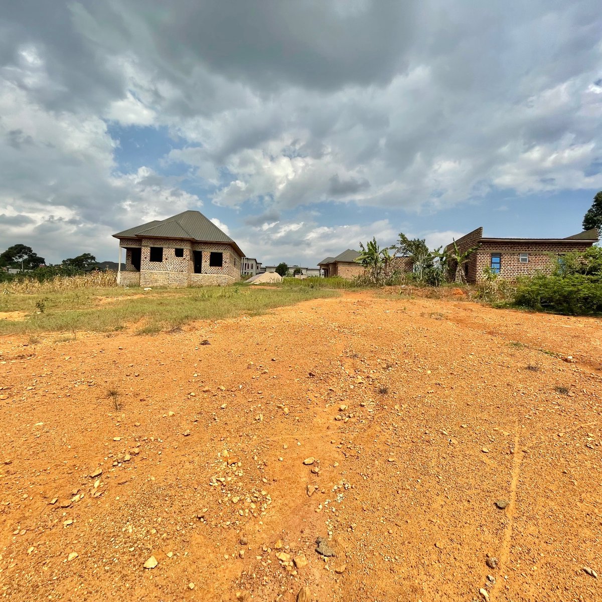 uganda44948's tweet photo. Distressed seller 

Land for sale in Kalagala Dundu Gayaza Road 

Size: 2.5 acres - Price: 350M ugx 

Suitable for school/ spritting into plots for sale/ Residential/ etc

WhatsApp / call + 256 702968650 https://t.co/BFRDVgdSLJ