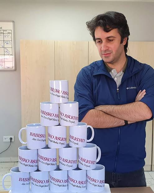 KarsliSedanur's tweet photo. Doktoralıları kayırdığınız yetmedi mi?! Öğretim elemanı sınavında almak istedikleri doktoralı sınavı kazanamadı diye sınavı sudan bir sebeple iptal edip ne yapıp edip o kişiyi kadroya aldılar.Bari DUS a göz dikmeyin.Babişko asumanlar ölmez şekil değişir!
#UzmanlıkAyrıDoktoraAyrı https://t.co/ffgljci9PL