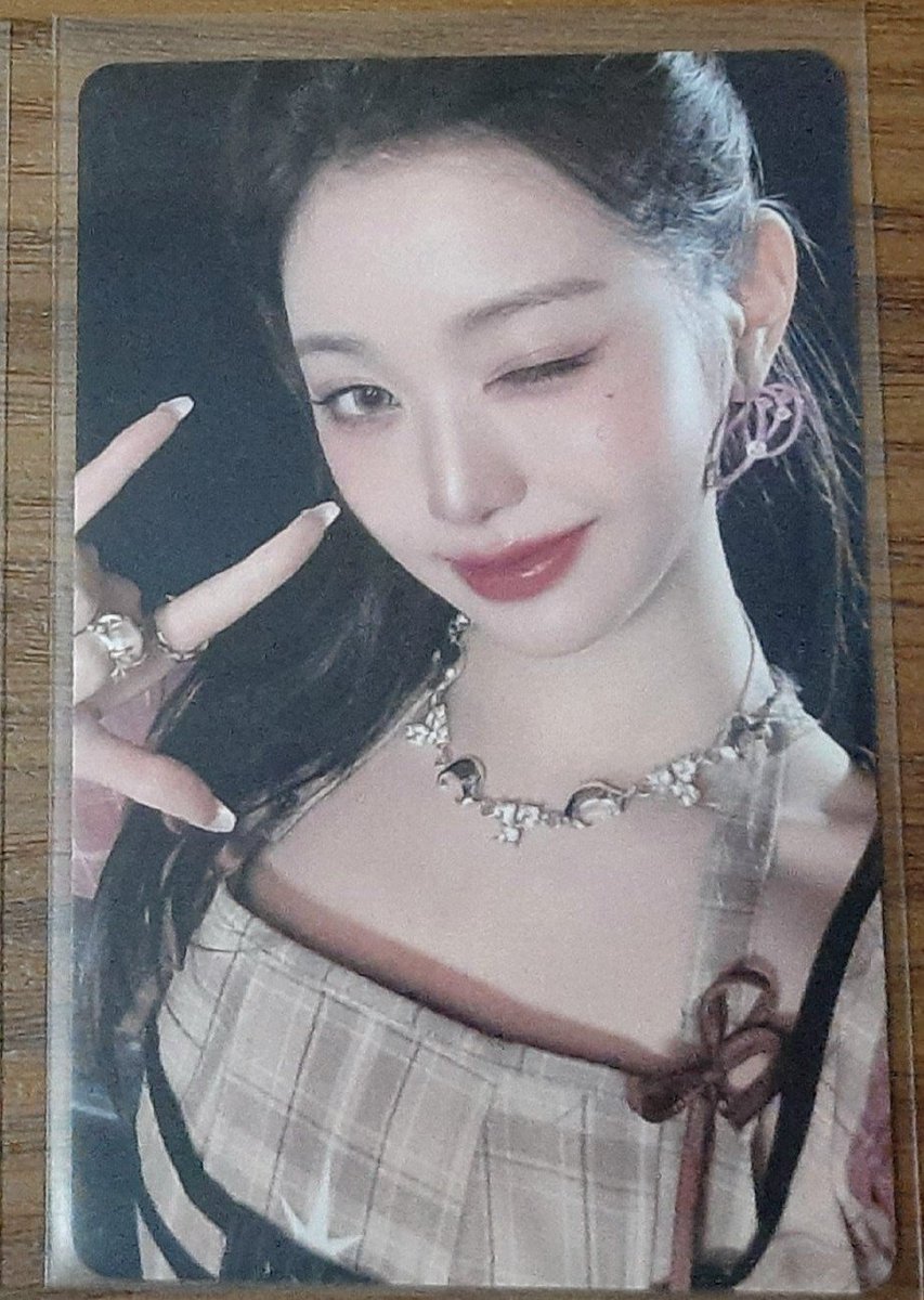 kuromilogi's tweet photo. wts wonyoung metal 55k ajaa udah include semua, tinggal kirim 💟 https://t.co/yK4uxOgkmh