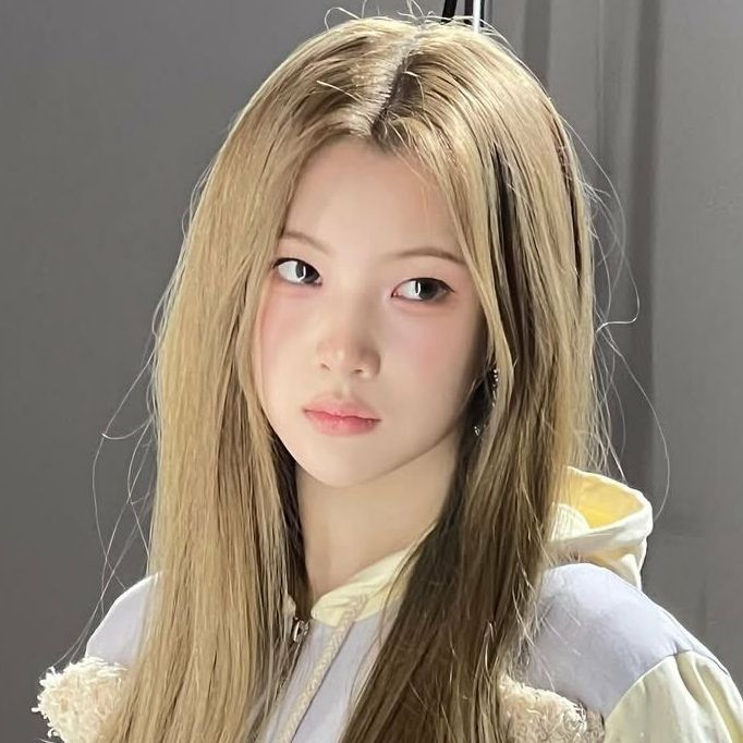 teaeena's tweet photo. @pannchoa she was so cute before :( https://t.co/LwNZFw0HYr
