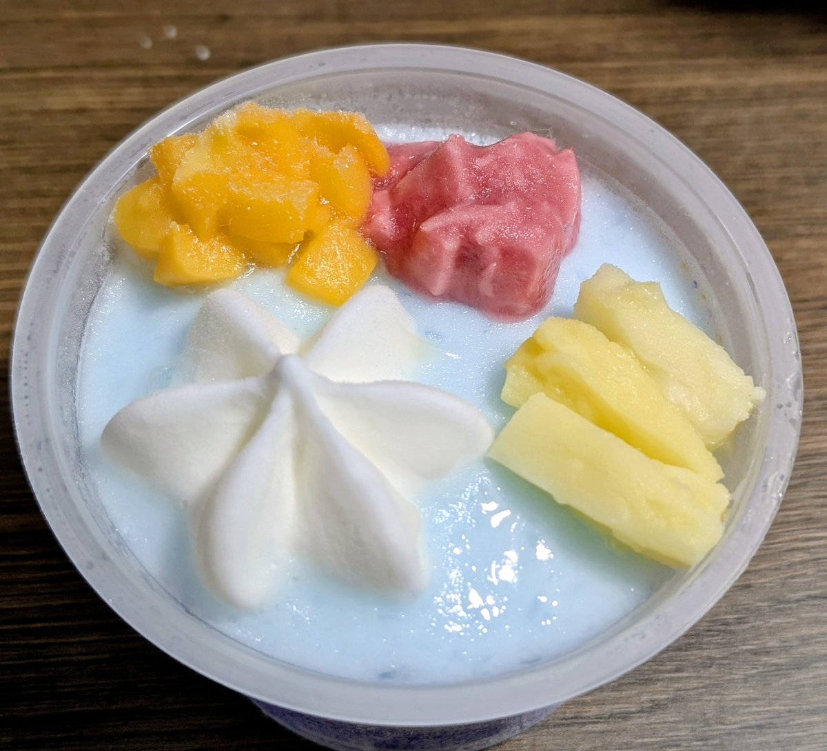 Rag_Aster's tweet photo. パチパチではなくしゅわしゅわ面白い

課題は炭酸の苦みが結構感じることか…
溶けるくらいまで待つと気にならなくなりそうだからそのへんが食べ時なのかな〜 https://t.co/oOj15aDtVU