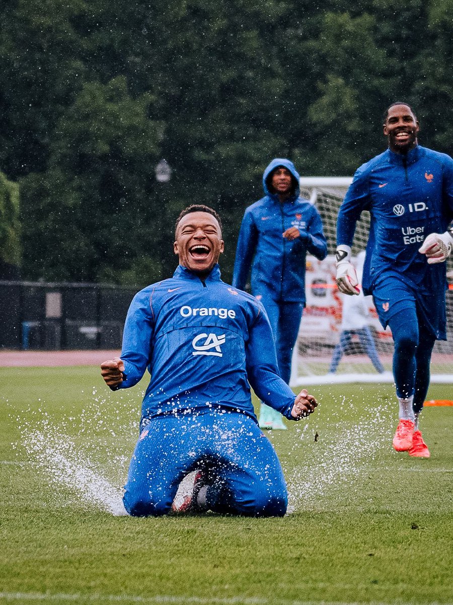 TheFootballLad's tweet photo. Kylian Mbappe. 🇫🇷 https://t.co/PsrsYg5gwL