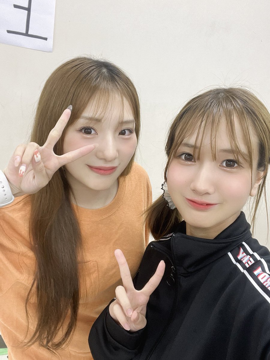 murase_honami's tweet photo. るぅがきてくれた♡♡
ダンス教えてくれて、苦戦してたところが良くなってきて嬉しい🥺

ダンスもお芝居もroundの皆とがんばってるよ！！
カウントダウン動画もぜひみてねっ
 #とある舞台2026
 #ちーむらうんど https://t.co/6UJcSl9otj
