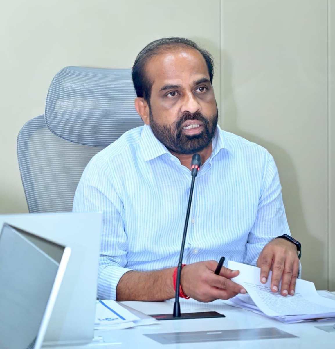 healthminister8's tweet photo. కారుణ్య మరణాలకు ఇక మార్గం సుగమం
సుప్రీం కోర్టు ఆదేశాల మేరకు చర్యలు
మార్గదర్శకాలను ఆమోదించిన మంత్రి శ్రీ సత్యకుమార్ యాదవ్
వైద్యులు, రోగుల కుటుంబ సభ్యుల నిర్ణయాలకు చట్ట బద్ధత
అంతిమ దశలో ఉన్న రోగులకు ఊరట
#SatyakumarY
#APGovernment https://t.co/9aWUbheXsI