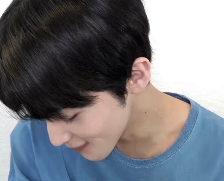 802markpercent's tweet photo. 마크는 유명한 옆선 미인🤭🩵 https://t.co/rzKSnV56Iz