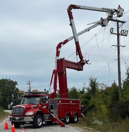 BluewaterPower's tweet photo. Today is Be a Kid Again Day! Remember when seeing a big truck was the highlight of your day? Our crews are proud to be part of the communities they serve-if you see one of our trucks out and about, give us a wave (but remember to stay a safe distance away from working vehicles). https://t.co/xJ9Ycd3zCs