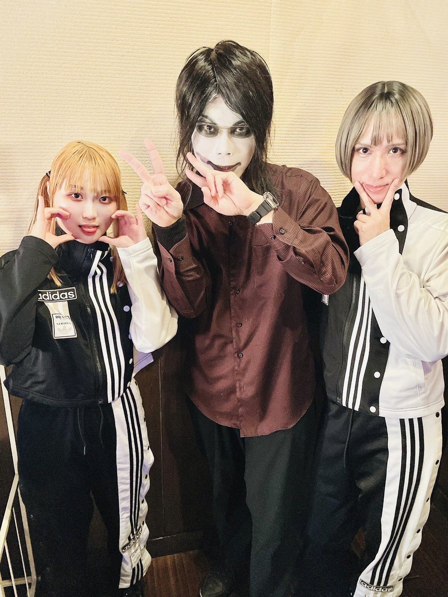wedday_official's tweet photo. #水曜ウェンズデー 🇯🇵📸

フジワラ トキムネ様＆あやめ
Wataru様＆あやめ
Enharmonic Generation様＆White Noise
蜻蛉様＆White Noise

#真夏の修羅場2026 PENNY LANE 7/18(土)あやめたん超前夜祭

⑥16:45-フジワラ トキムネ
⑧18:05-Wataru
⑨18:50-Enharmonic Generation
⑩19:50-蜻蛉(燭台(怪)) https://t.co/BNfd0QnNpF