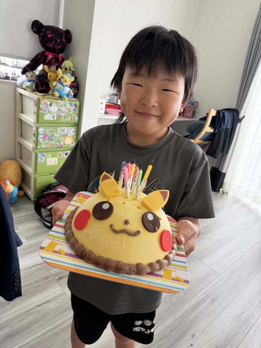ryumama04's tweet photo. 今日ゎ三男の誕生日！！
あっという間に大きくなっちゃう！！
大変なこともあるけどママたちゎ頑張るよ！！ 
ほんとにおめでと！！！ https://t.co/zwlWBV159C