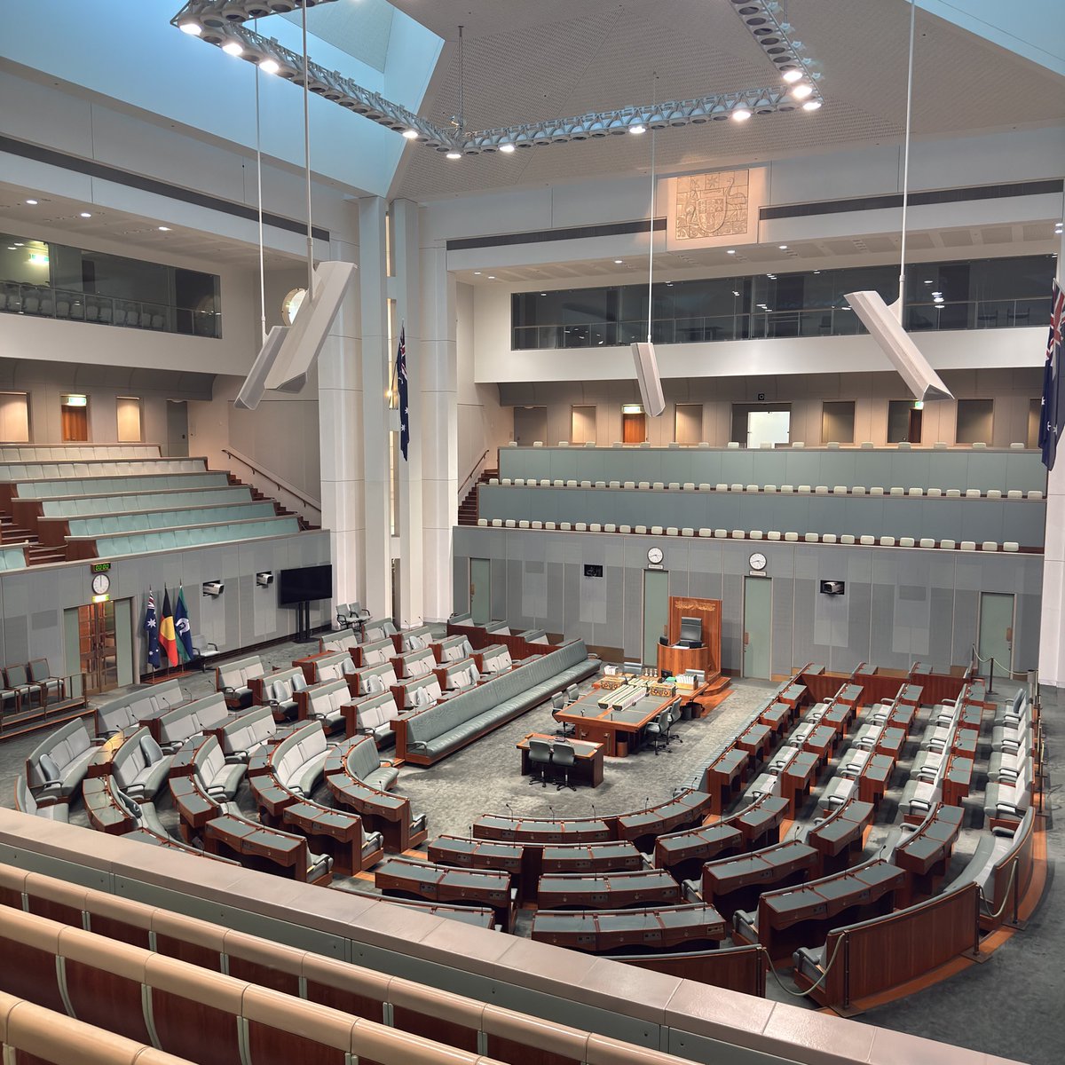 skyllib's tweet photo. Playing tourist today! Visiting the chamber of the House of Representatives✨ https://t.co/1Bg4hV0Mvs
