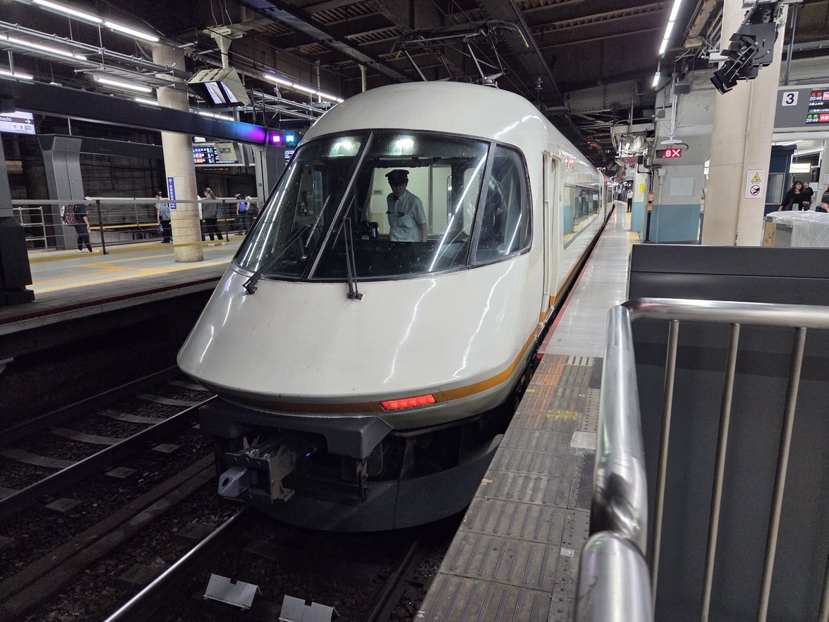 YAtrainaka's tweet photo. 関西最速の130km/h運転を堪能したら鶴橋に到着！
これにて今回のアルペン切符での旅は終了！
めっちゃ充実した5日間で楽しかった︎︎👍 https://t.co/zSNJXLMGc9