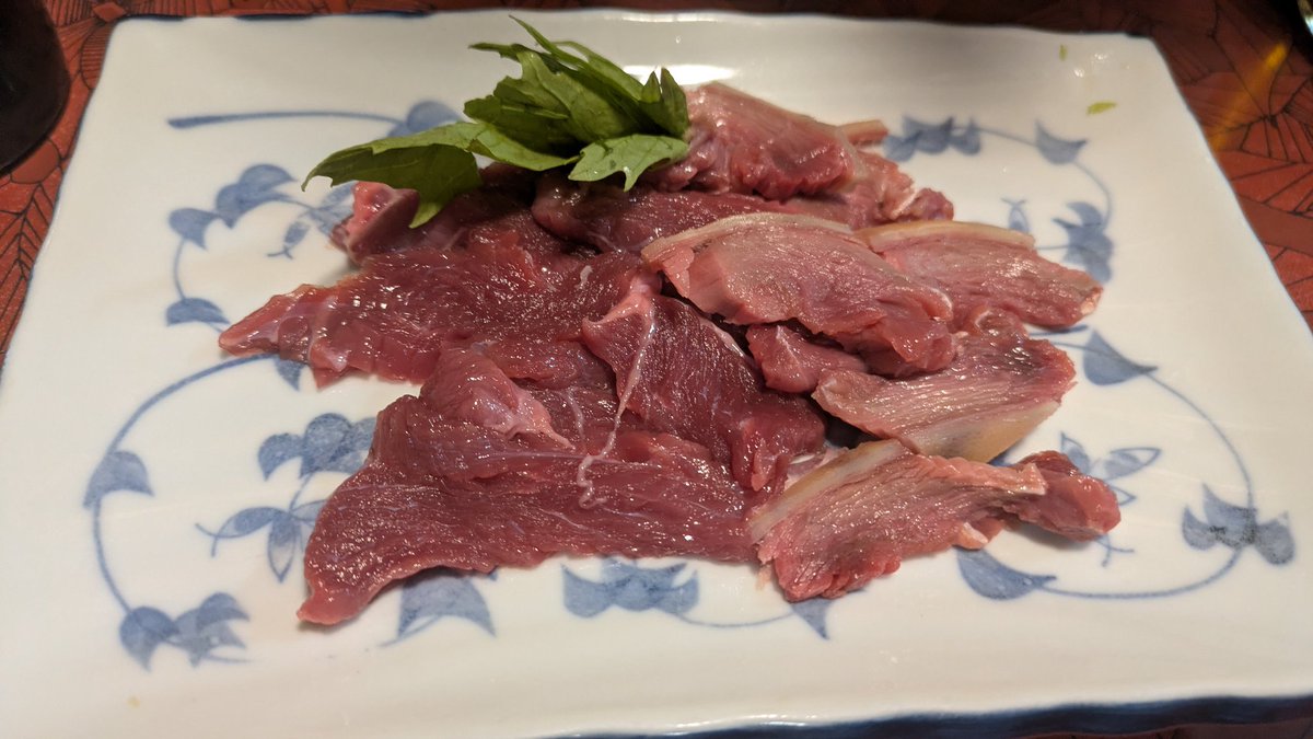 ayosise's tweet photo. 1番好きな山羊料理のお店へ。
山羊刺！山羊汁！他にも載せきれないサービス。ママにお会いすると元気になれる。常連様に山羊刺とビールをご馳走になったり。ママは人生に悔い無しというけど、このお店の存続だけは！！！ありがとうございました。 https://t.co/QJbmdgjrbO