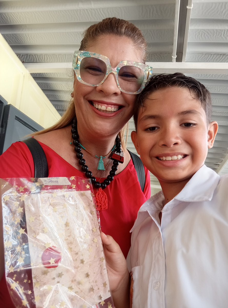 ingridsanchez42's tweet photo. Que la vida te sorprenda bonito, con momentos que lleguen como luz en medio de lo cotidiano. Mantén el corazón abierto, agradece lo que tienes y confía en que siempre pueden aparecer detalles, personas y caminos capaces de recordarte lo especial que es estar aquí. https://t.co/Lc6R3fECzH