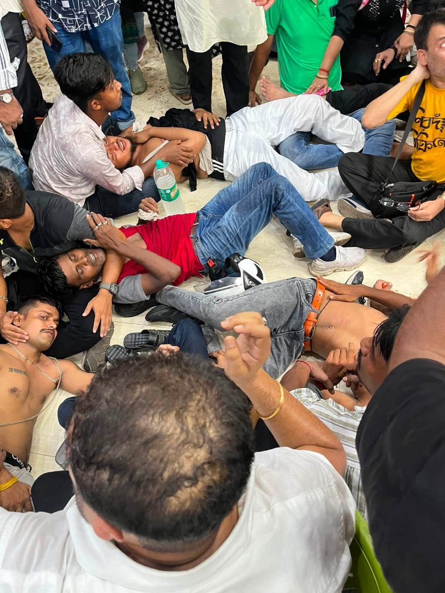 AITCITwing's tweet photo. BJP murdered democracy today in broad day light on the streets of Kolkata.

A peaceful, court-approved protest faces violence by lumpens while police appear inactive. If the opposition can't protest safely, democracy itself is under threat! https://t.co/Yj9tLLQ6YD