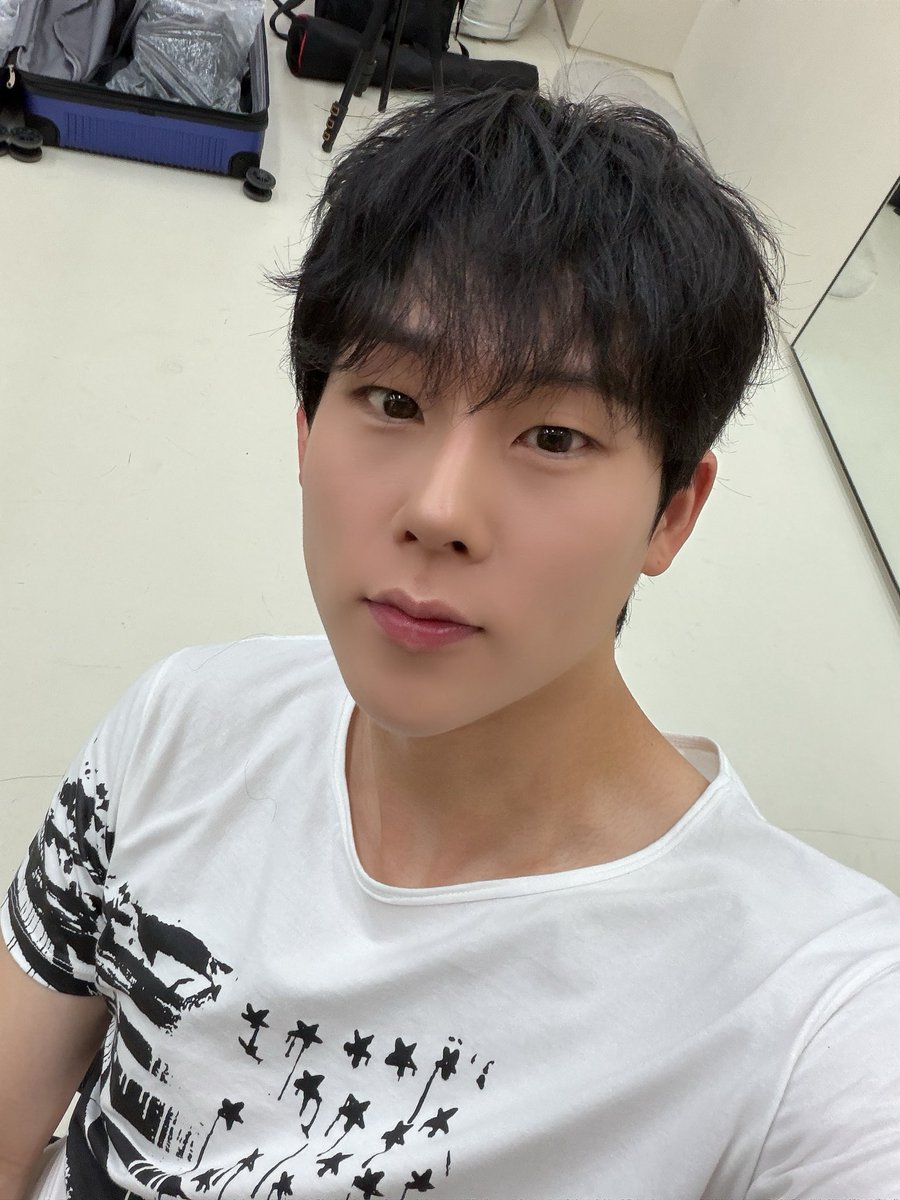 OfficialMONSTAX's tweet photo. 오늘 몬 먹어도 고 경주 수학여행 라이브 했는데~~ 시간 날때 꼭 가서 우리 코스대로 즐겨봐 몬베베❤️ 사랑해!! #주헌 https://t.co/RrdjzKFjtX