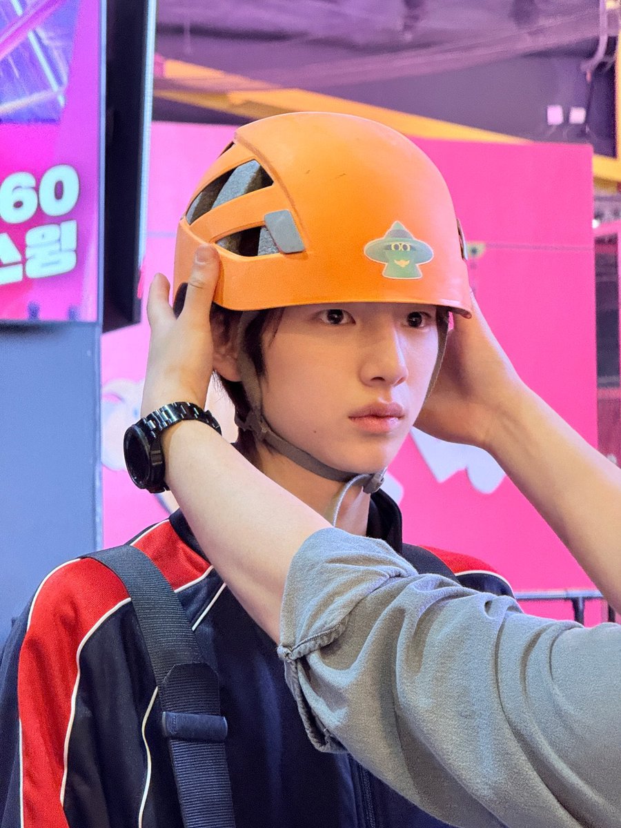 juhoonfv's tweet photo. LOOK AT THIS TINY AEGI☹️☹️😭☹️😭😭 https://t.co/BiholLrgZk