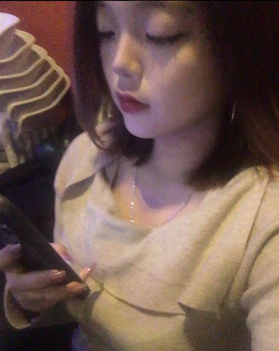Dollylinex's tweet photo. (O_o) https://t.co/Q6nLTEbXib