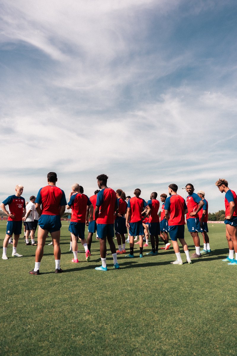 losclive's tweet photo. 𝑹𝒆𝒕𝒐𝒖𝒓 𝒂̀ 𝒍'𝒆𝒏𝒕𝒓𝒂𝒊̂𝒏𝒆𝒎𝒆𝒏𝒕 🔙💪

C'est parti pour une nouvelle saison 😤 https://t.co/hkIvXefXg6