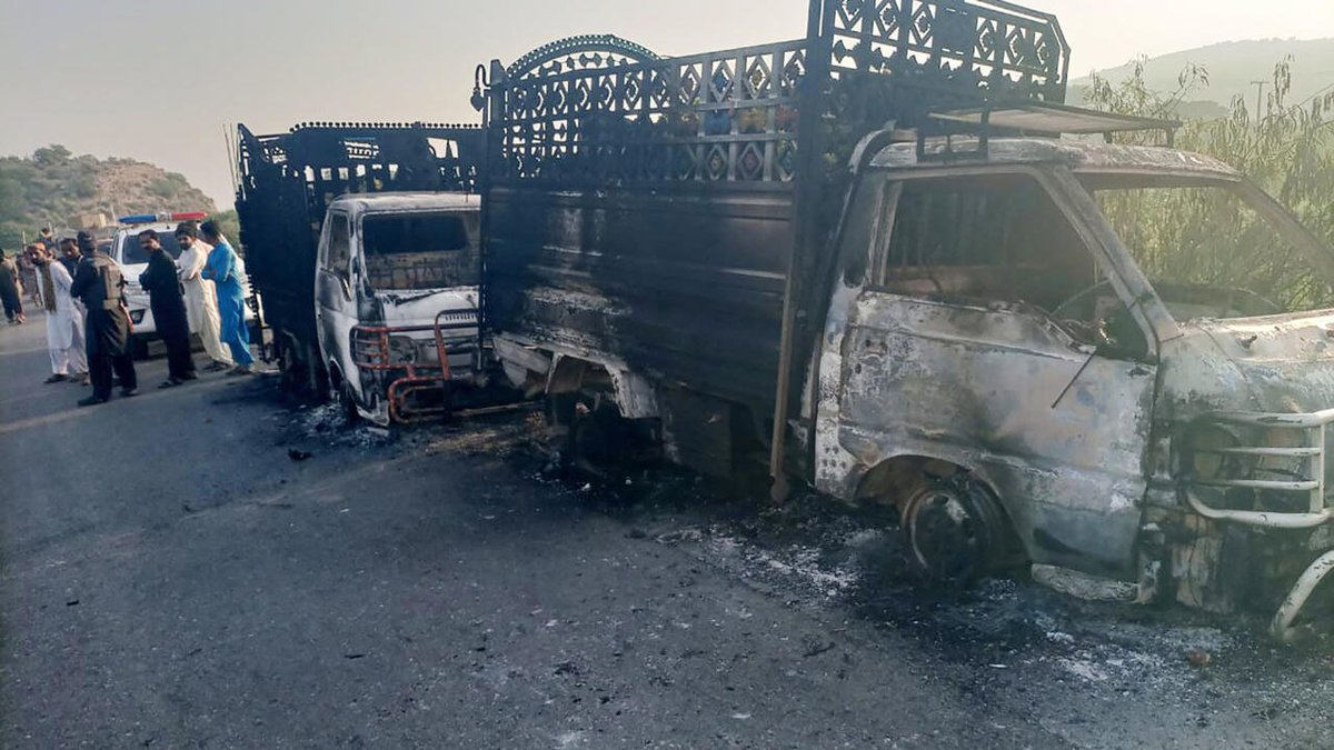 THEEURASIATIMES's tweet photo. ⚡️42 Killed in Balochistan Attacks: 🇵🇰Pakistan Says

Three militant attacks in Pakistan's Balochistan province have killed 42 civilians and security personnel in four days, the country's military said.

Military spokesman Ahmed Sharif Chaudhry said in a televised broadcast that the casualties included four civilians as well as police and soldiers -- raising the number from nine law enforcement officers confirmed killed on Tuesday.

*Image for Representation