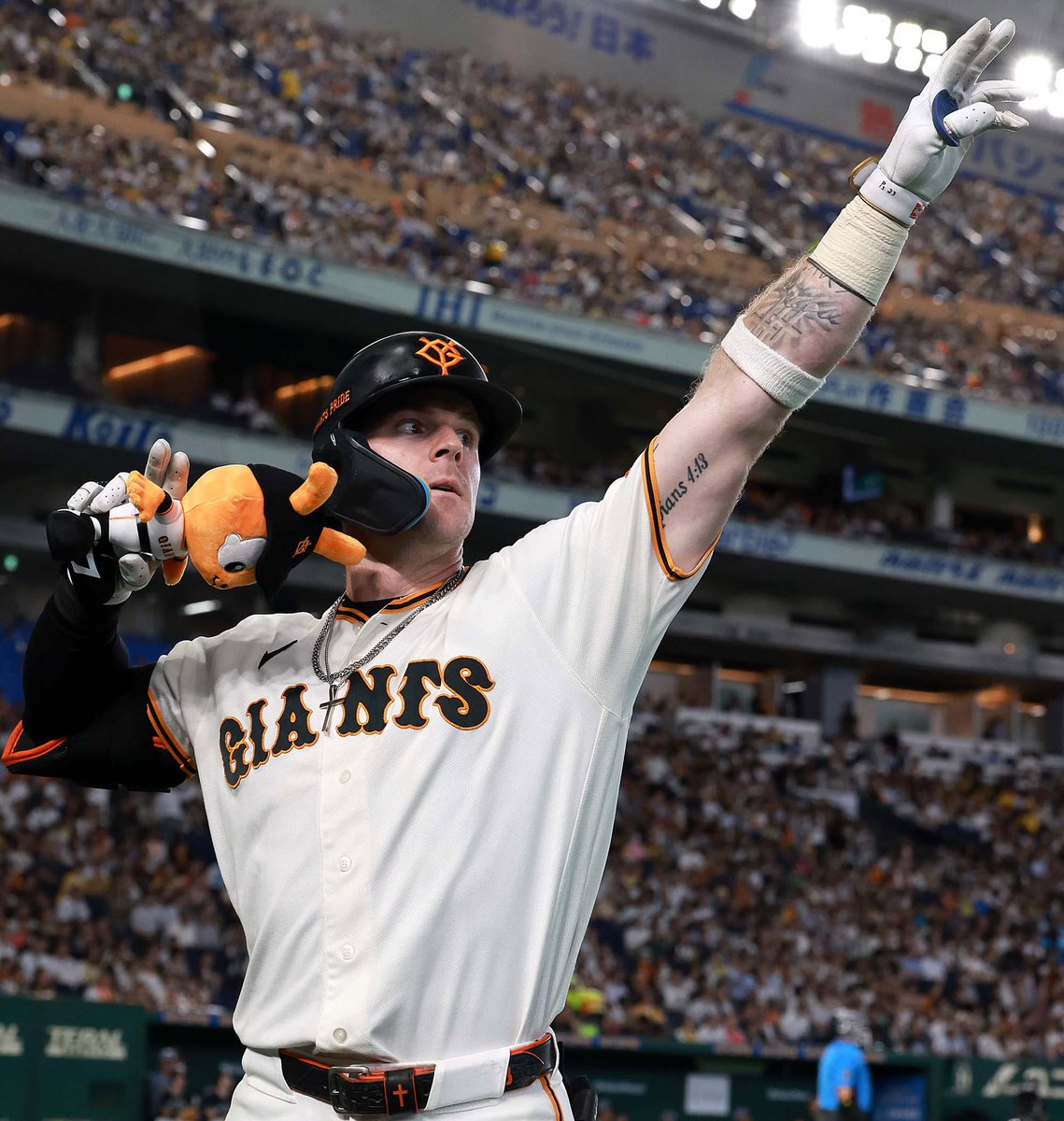 TokyoGiants's tweet photo. 【一軍】巨人 1-4 阪神

先発の #西舘勇陽 投手は、6回途中4失点。
#キャベッジ 選手が第13号ソロ本塁打を放つも、その後得点を奪えず敗戦。

https://t.co/UA5OTKDn02 https://t.co/G7KVl6k99J